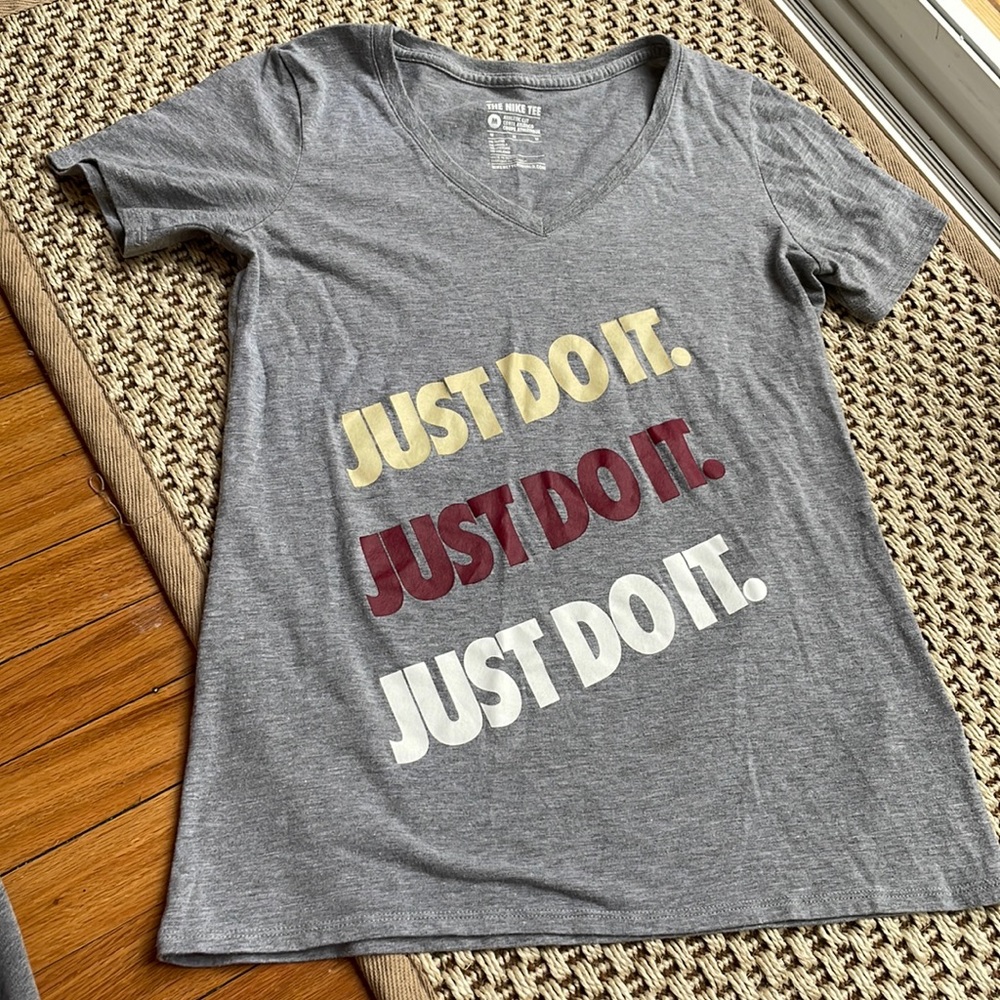 Nike V-neck - super soft cotton blend
